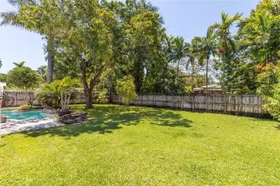2010 Alamanda Dr, North Miami, FL 33181 - Photo 3