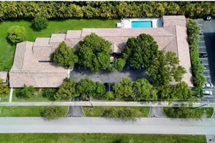 1300 Wiley St, Hollywood, FL 33019 - Photo 11
