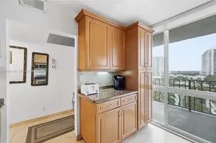 521 N Riverside Dr, Pompano Beach, FL 33062 - Photo 7