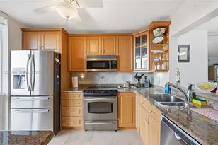 521 N Riverside Dr, Pompano Beach, FL 33062 - Photo 3