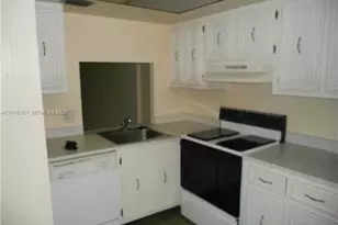119 Royal Park Dr, Oakland Park, FL 33309 - Photo 1