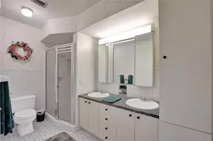 1330 NW 122nd Ave, Pembroke Pines, FL 33026 - Photo 33