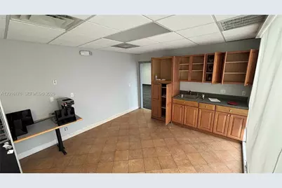 2740 E Oakland Park Blvd #207, Fort Lauderdale, FL 33306 - Photo 15