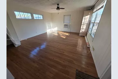 811 NE 14th Ct #Single family, Fort Lauderdale, FL 33304 - Photo 3