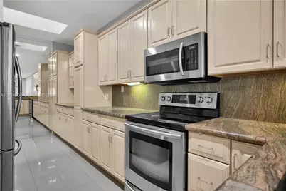 1301 N Riverside Dr #7, Pompano Beach, FL 33062 - Photo 7