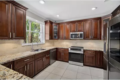 16735 NW 11th Street, Pembroke Pines, FL 33028 - Photo 9