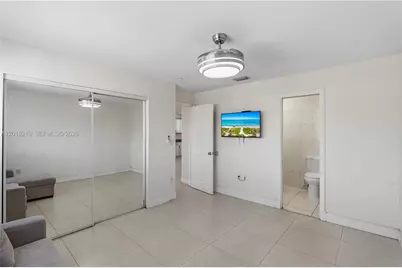 2735 W 60th Pl #204, Hialeah, FL 33016 - Photo 21
