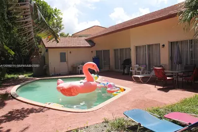10340 SW 15th St, Pembroke Pines, FL 33025 - Photo 19