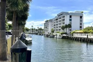 1800 NE 114th St, Miami, FL 33181 - Photo 29
