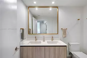77 SE 5th St, Miami, FL 33131 - Photo 9