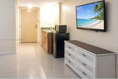 19201 Collins Ave #707, Sunny Isles Beach, FL 33160 - Photo 3