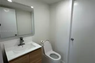 8879 Fontainebleau Blvd, Miami, FL 33172 - Photo 7