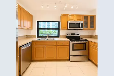 555 NE 30th St #404, Miami, FL 33137 - Photo 9