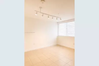 555 NE 30th St #404, Miami, FL 33137 - Photo 17