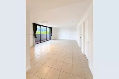 555 NE 30th St #404, Miami, FL 33137 - Photo 3