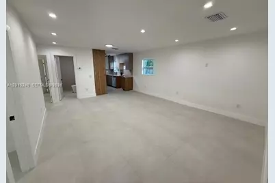 328 NE 57th St, Miami, FL 33137 - Photo 15