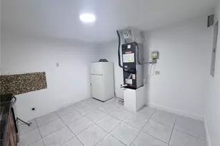 717 NE 1st St, Hallandale Beach, FL 33009 - Photo 1