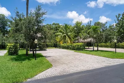 147 S Cortez Dr, Margate, FL 33068 - Photo 3