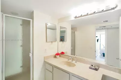 1717 N Bayshore Dr #A-3751, Miami, FL 33132 - Photo 9