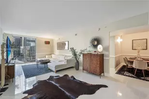 31 SE 6th St, Miami, FL 33131 - Photo 3