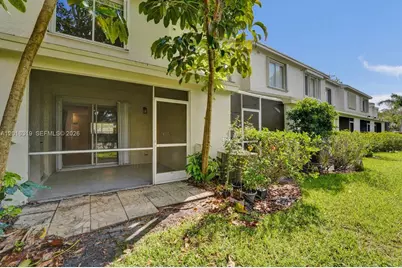 43 Simonton Cir, Weston, FL 33326 - Photo 5