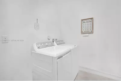 11568 SW 13th Ln, Pembroke Pines, FL 33025 - Photo 29