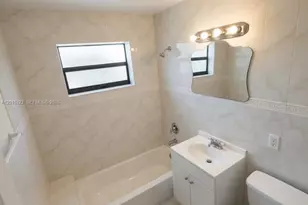 261 NE 40th St, Deerfield Beach, FL 33064 - Photo 7