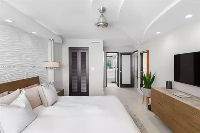 2555 Collins Ave #2205, Miami Beach, FL 33140 - Photo 19