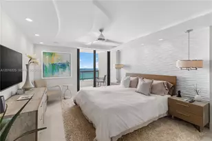 2555 Collins Ave, Miami Beach, FL 33140 - Photo 17
