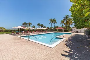 2555 Collins Ave, Miami Beach, FL 33140 - Photo 25