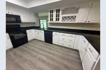 10524 NW 4th St, Plantation, FL 33324 - Photo 17
