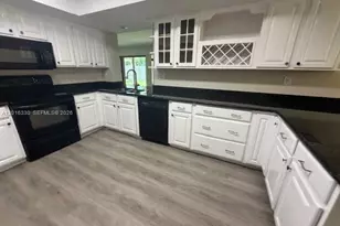 10524 NW 4th St, Plantation, FL 33324 - Photo 17