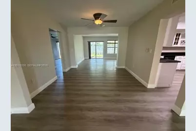 10524 NW 4th St, Plantation, FL 33324 - Photo 9