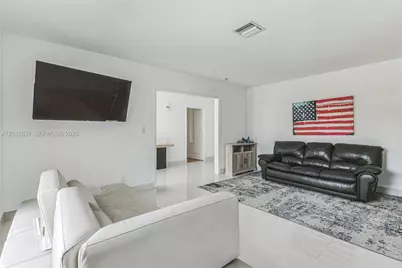 633 N Crescent Dr, Hollywood, FL 33021 - Photo 13