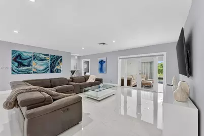 2918 Cleveland St, Hollywood, FL 33020 - Photo 5