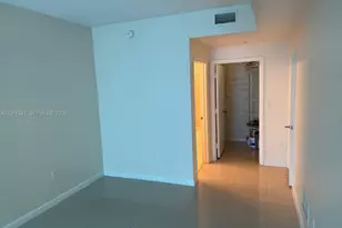 1900 N Bayshore Dr, Miami, FL 33132 - Photo 11