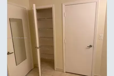 1900 N Bayshore Dr #1707, Miami, FL 33132 - Photo 9