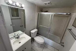 17530 NW 68th Ave, Hialeah, FL 33015 - Photo 5