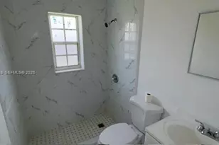 441 SW 10th St, Miami, FL 33130 - Photo 17