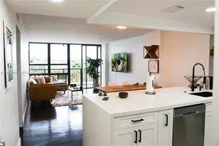 600 NE 36th St, Miami, FL 33137 - Photo 1