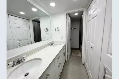 600 NE 36th St #310, Miami, FL 33137 - Photo 15