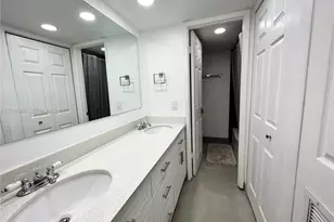 600 NE 36th St, Miami, FL 33137 - Photo 15