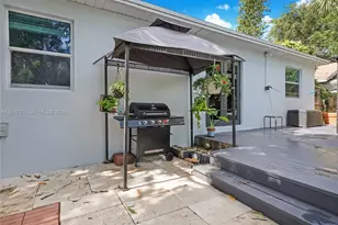 2747 Dewey St, Hollywood, FL 33020 - Photo 19