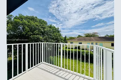 8005 NW 14th Ct #8005, Miami, FL 33147 - Photo 11