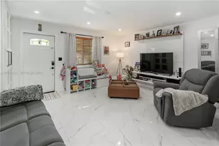 2200 Monroe St, Hollywood, FL 33020 - Photo 9