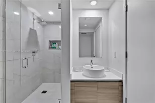 121 NE 34th St, Miami, FL 33137 - Photo 23