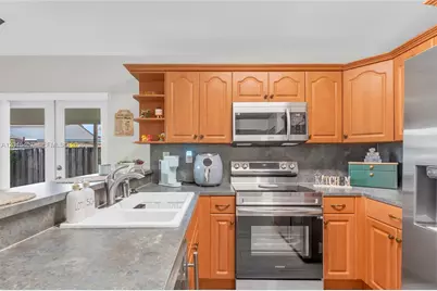 8266 NW 192nd Ter, Hialeah, FL 33015 - Photo 13