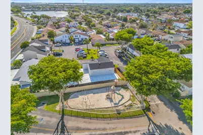 8266 NW 192nd Ter, Hialeah, FL 33015 - Photo 27