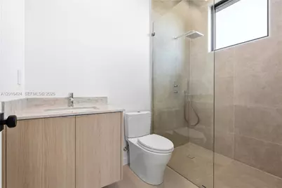 1940 Alamanda Dr, North Miami, FL 33181 - Photo 27