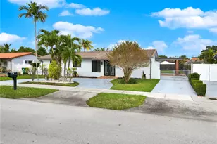 10731 SW 28th St, Miami, FL 33165 - Photo 1